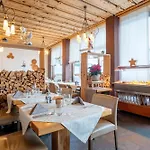 Hotel Chesa Surlej