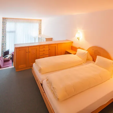 奇萨塞莱酒店 3*