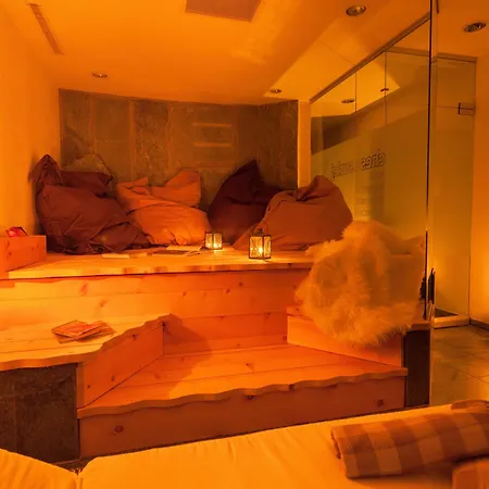 מלון Chesa Surlej 3*