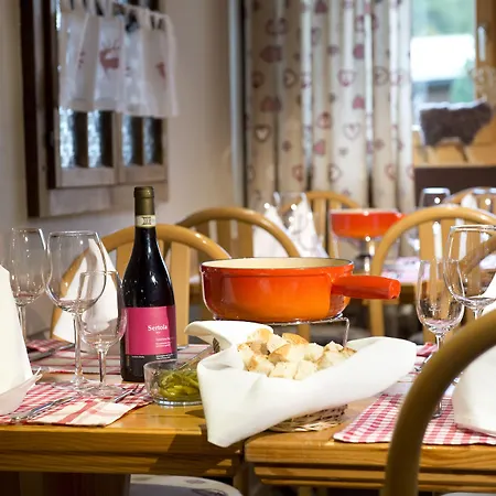 Chesa Surlej מלון