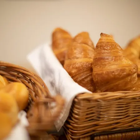 מלון Chesa Surlej 3*