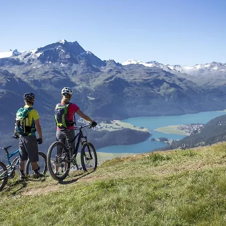 מלון Chesa Surlej