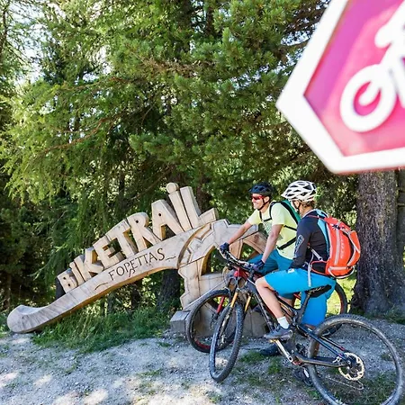 Chesa Surlej מלון 3*