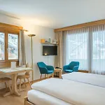 Otel Chesa Surlej 3*