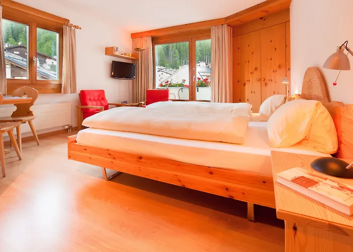 Hotel Chesa Surlej 3*